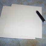 Experiment 30, Bild 1: Was sind Fingerabdrücke; Material: Papier, eine Tintenpatrone und ein alter Lappen.